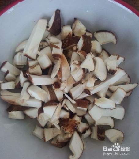 在家制作香菇肉丝面方法