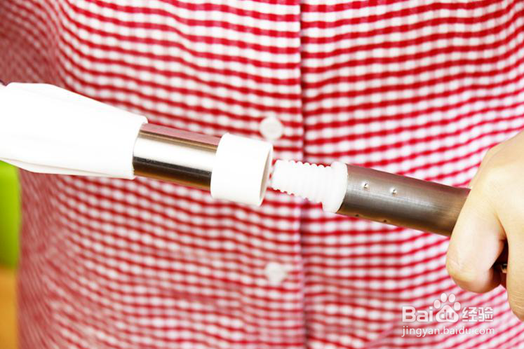 如何使用美丽雅飞翼拖把快速有效的拖地