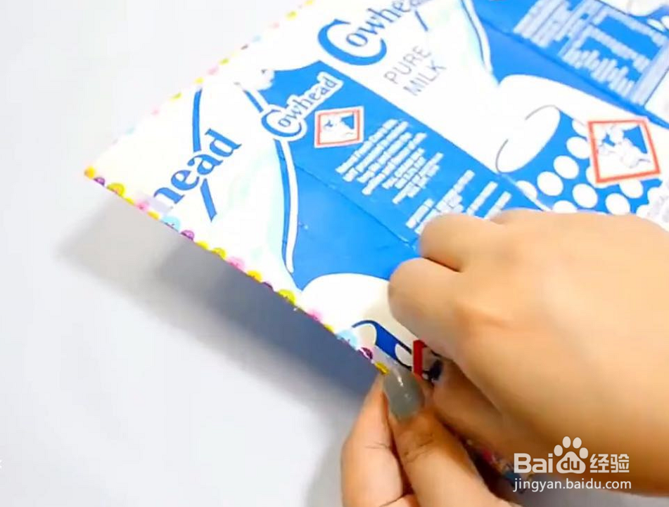 生活小妙招,喝完的奶盒的做成餐具收纳盒很实用