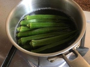 食补佳品比目鱼酿秋葵的做法