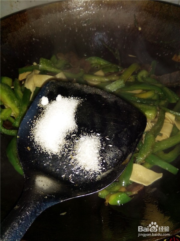 青椒丝豆腐皮炒腊肉