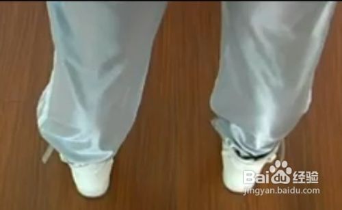 如何做翘臀运动