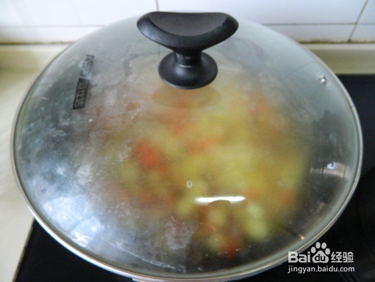 如何在家制作咖喱土豆盖饭