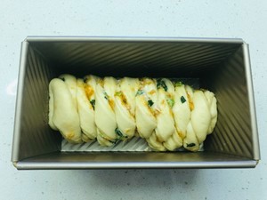 葱香肉松吐司的做法