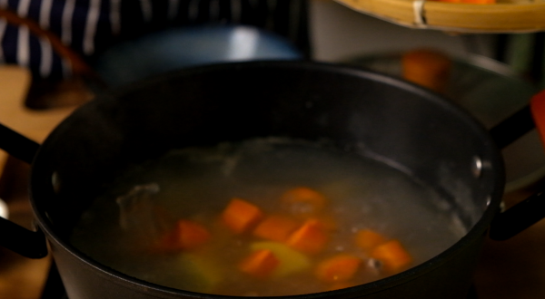 土豆胡萝卜排骨丸子汤