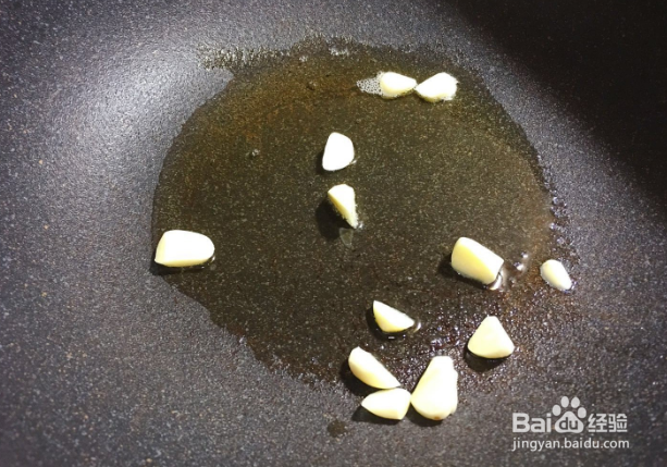 绿豆芽炒韭菜的做法