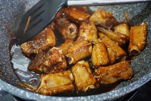 年糕排骨的制作方法