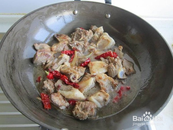 如何制作馕焖肉