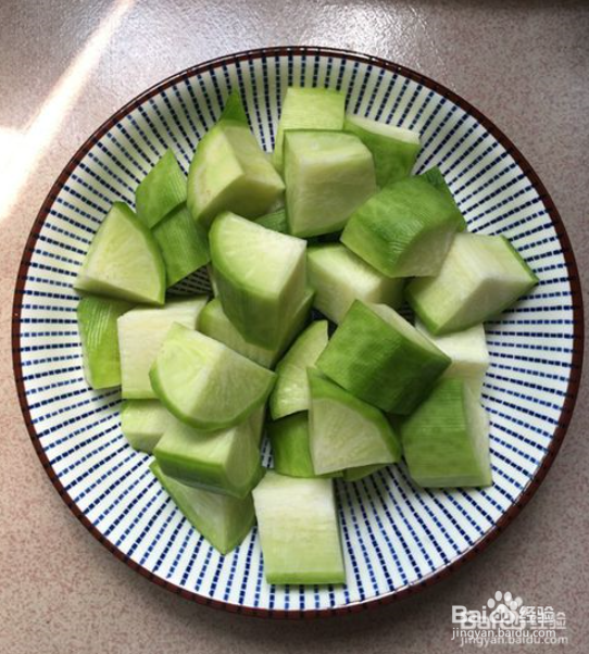 萝卜炖腊猪蹄肉