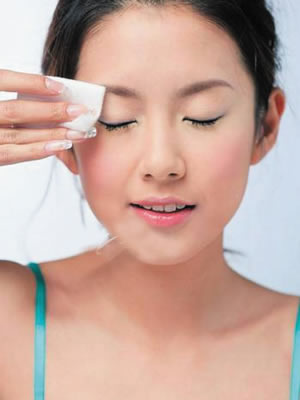 卸妆油怎么用,完美卸妆美丽护肤