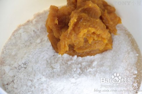 两个秘诀成就这款一听名字就让你流口水的平底锅“南瓜小米饼”
