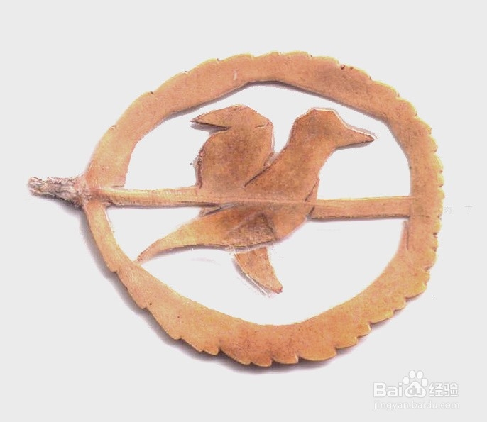 树叶雕刻小鸟手艺活