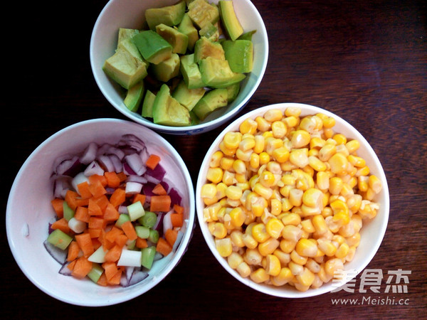牛油果炒玉米粒