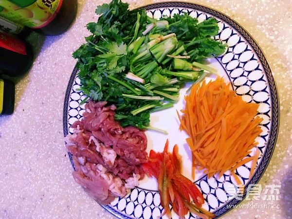 香菜爆肉丝的做法