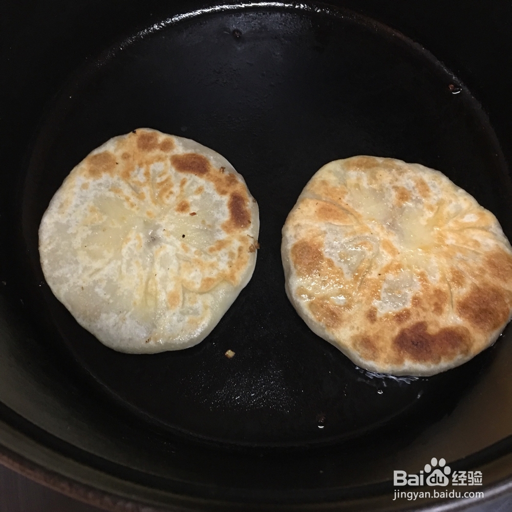 心心念念的东北酸菜猪肉馅饼