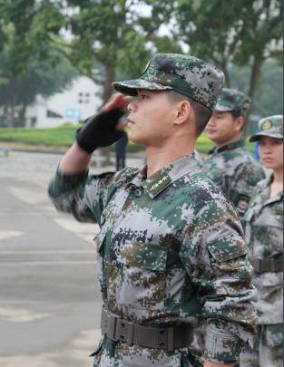 大学中的教官属于什么级别的