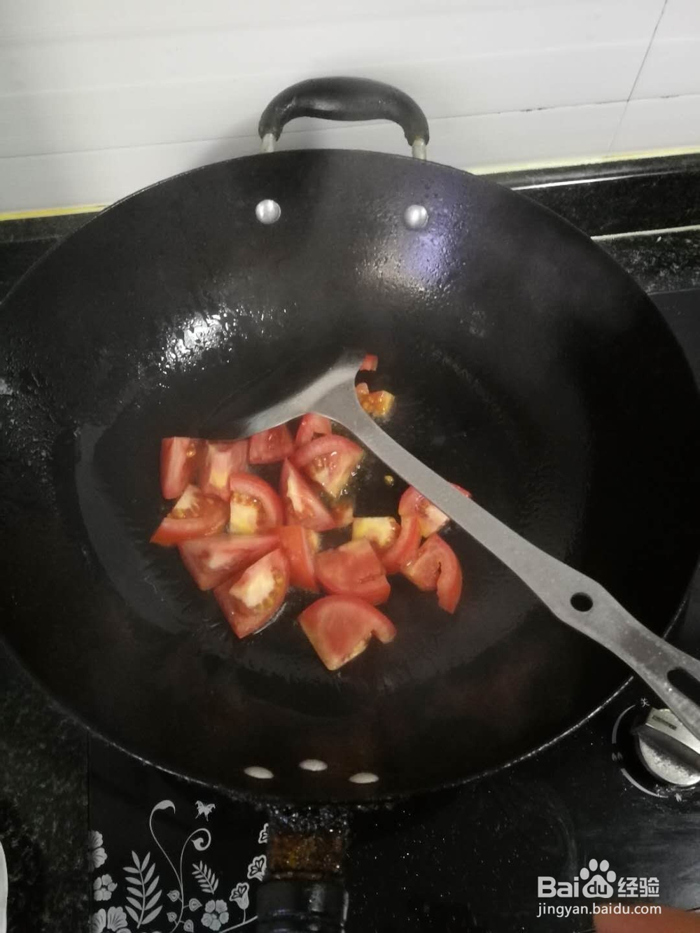 西红柿火腿煮面条