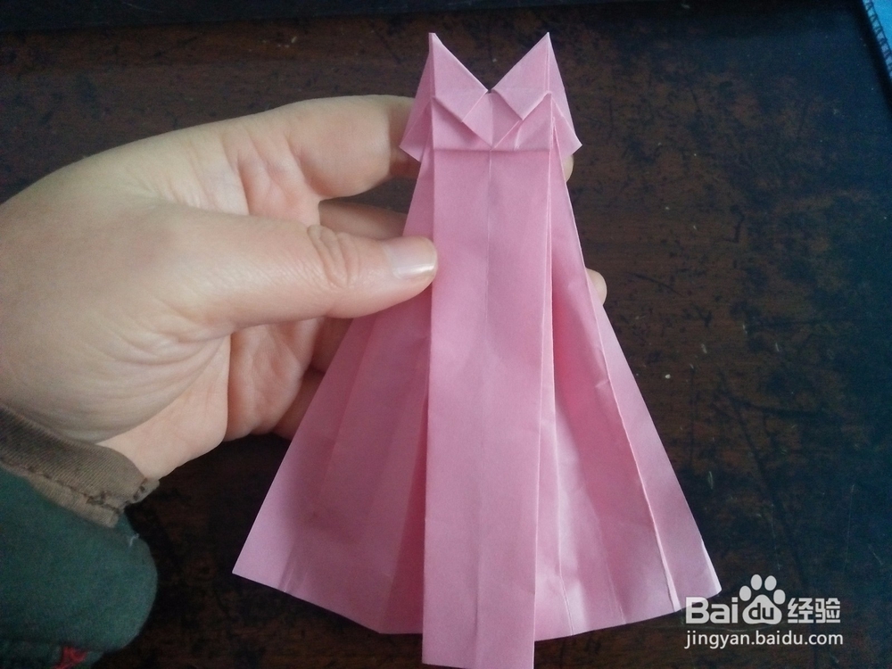 如何用纸折晚礼服连衣裙