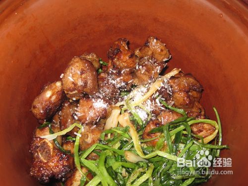 怎样制作香芋焖排骨