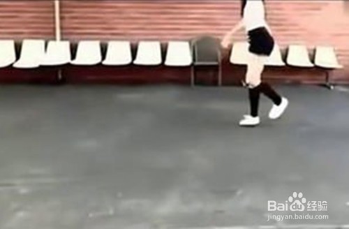 鬼步舞的基本步，其实很简单
