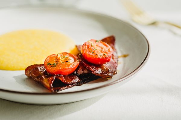 Brunch,咖啡煎培根烤小番茄+玉米粥