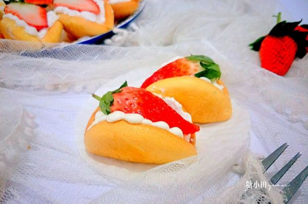 #网红美食我来做#奶油草莓小贝