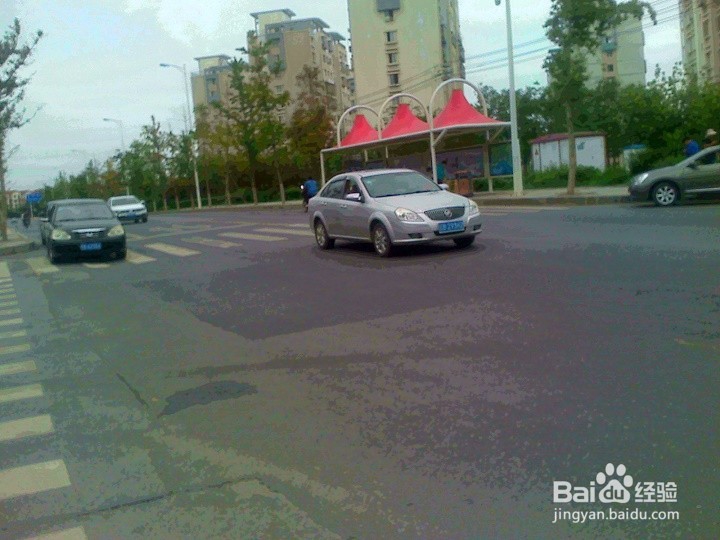 轿车摩托车自行车怎样安全出行