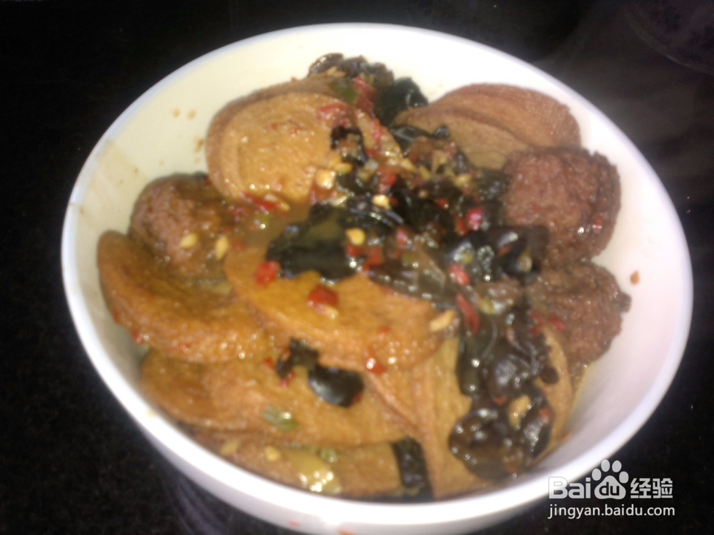 香辣木耳烧素鸡的做法