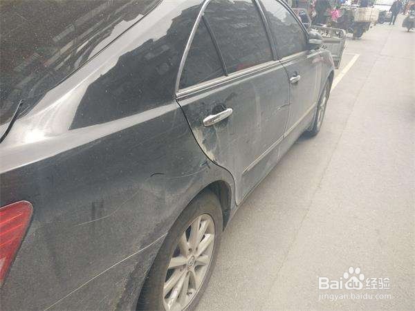 小区车子被划怎么办