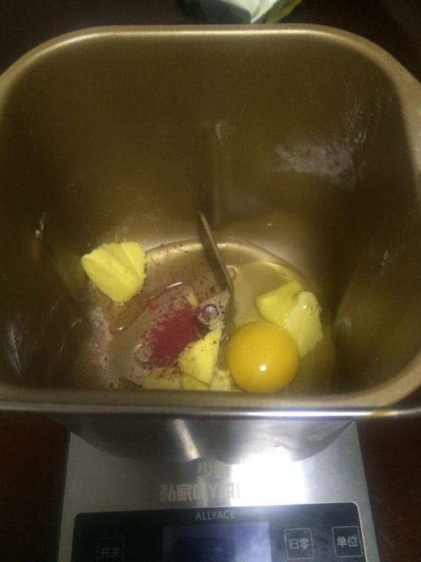 红曲蔓越莓面包