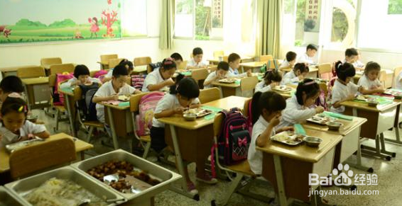 学校食堂有怎么样的战略定位？