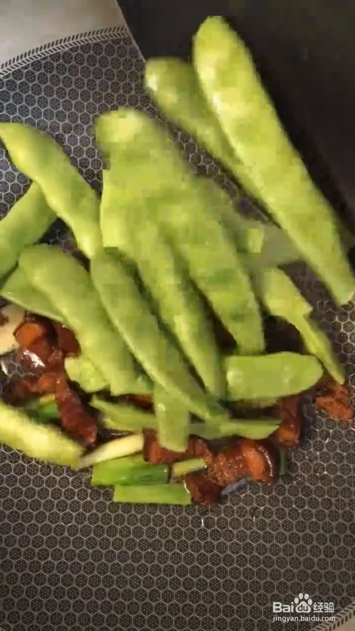 如何自制美味好吃的东北豆角焖面