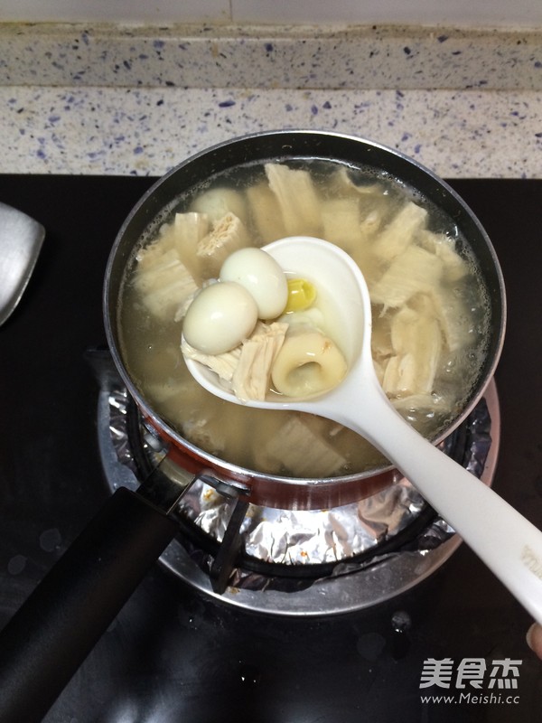 鹌鹑蛋白果糖水