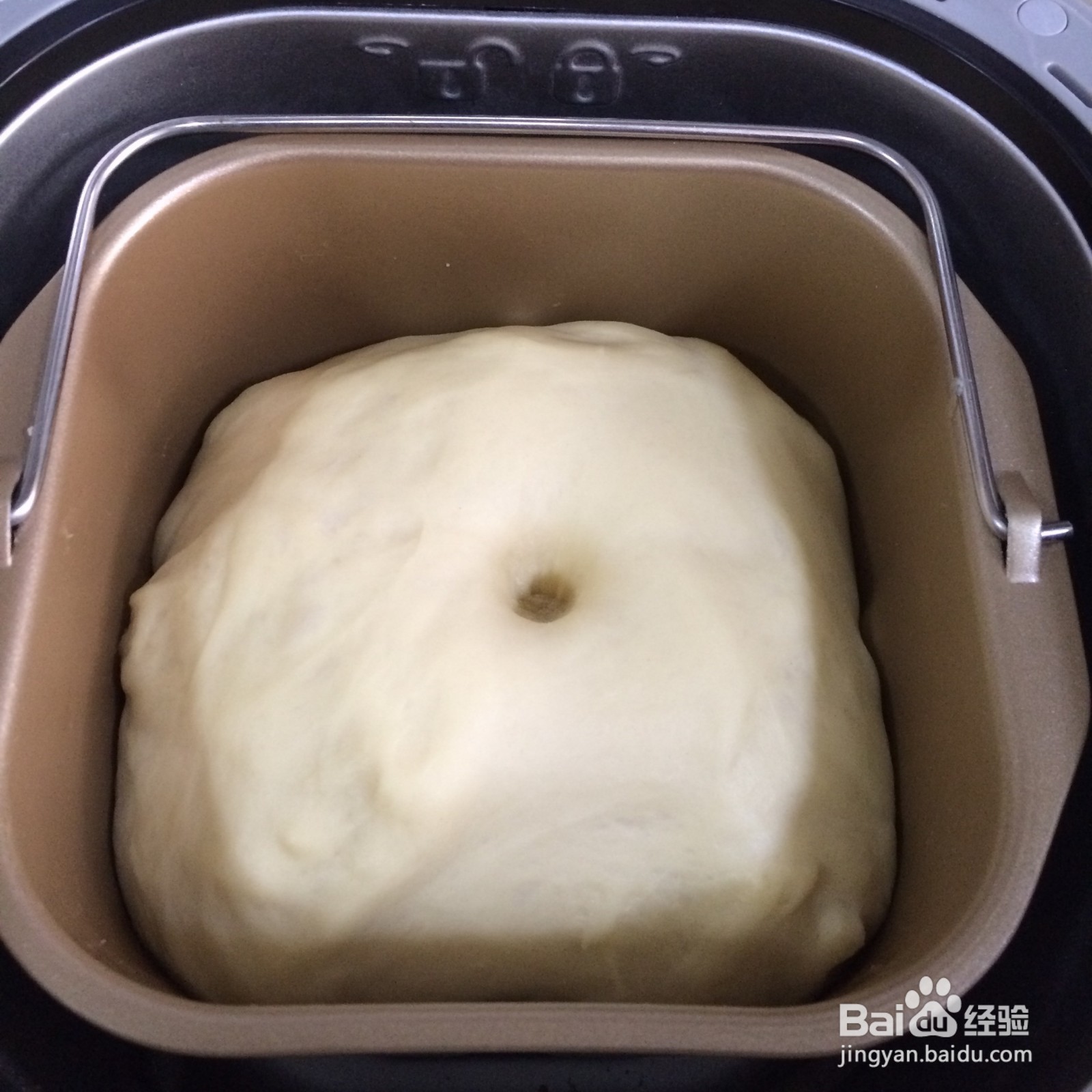 肉松香肠面包的做法