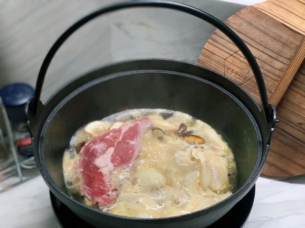 鲜姬松茸煮牛肉