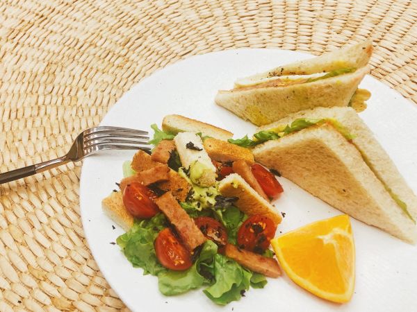 牛油果酱三明治