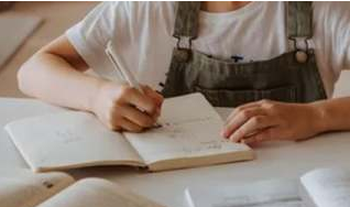 暑假生活为主题的手抄报