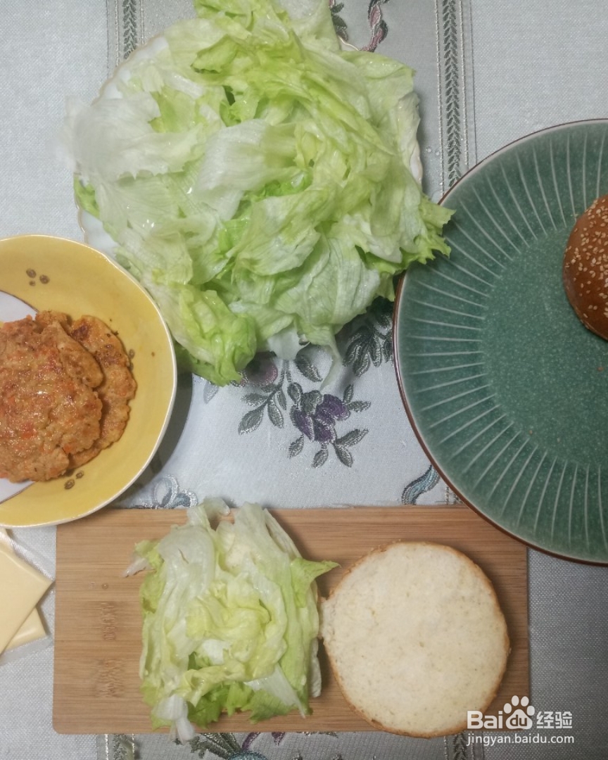 糕点猪肉汉堡的教程