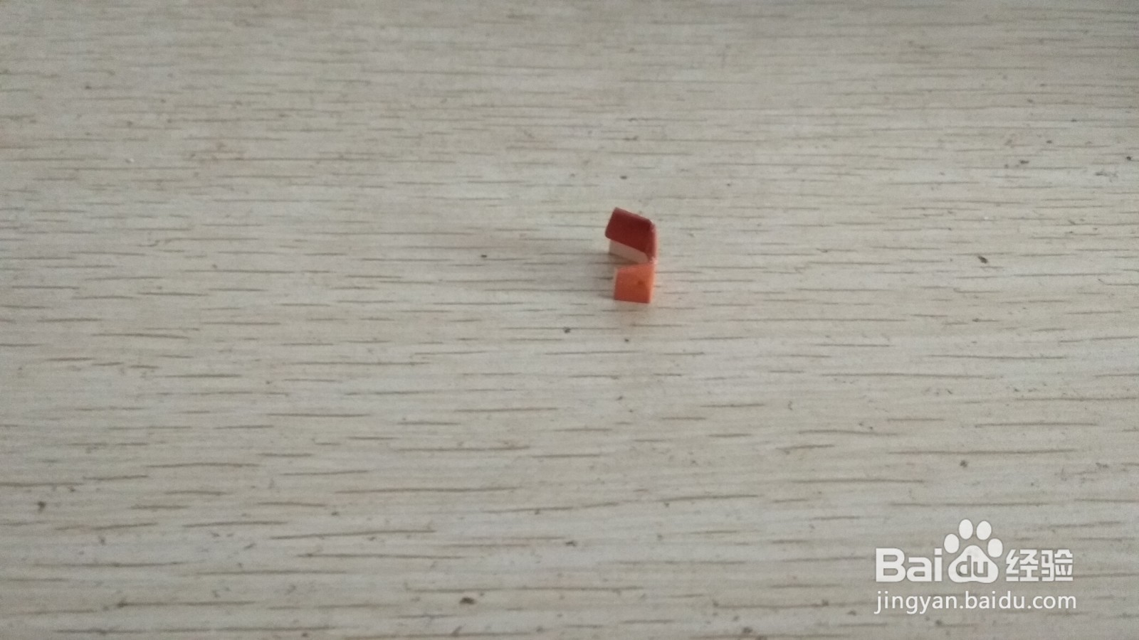 如何用一块长方形硬卡纸做简易的钢笔的支架