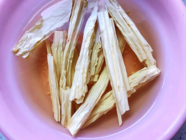 香菇黄豆腐竹烧排骨
