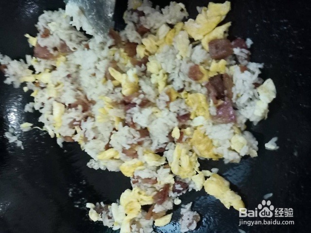 腊肠蛋炒饭怎么做好吃？