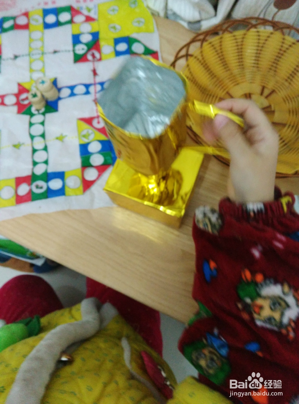 4--6岁幼儿如何自己动手做金光闪闪的奖杯