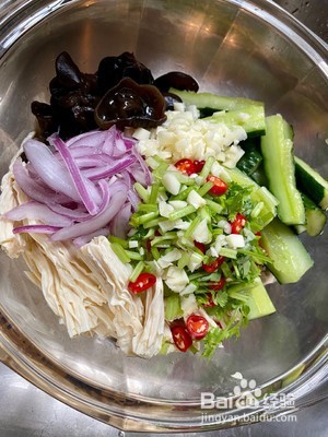 凉拌腐竹青瓜木耳的做法