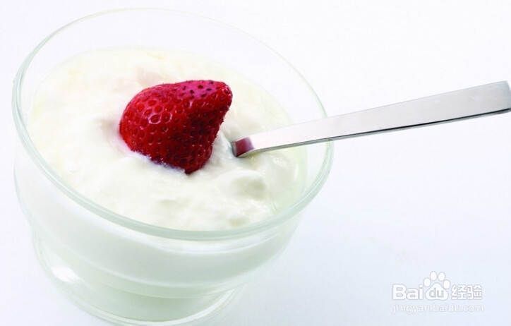 DIY草莓酸奶嫩肤面膜，快学起来