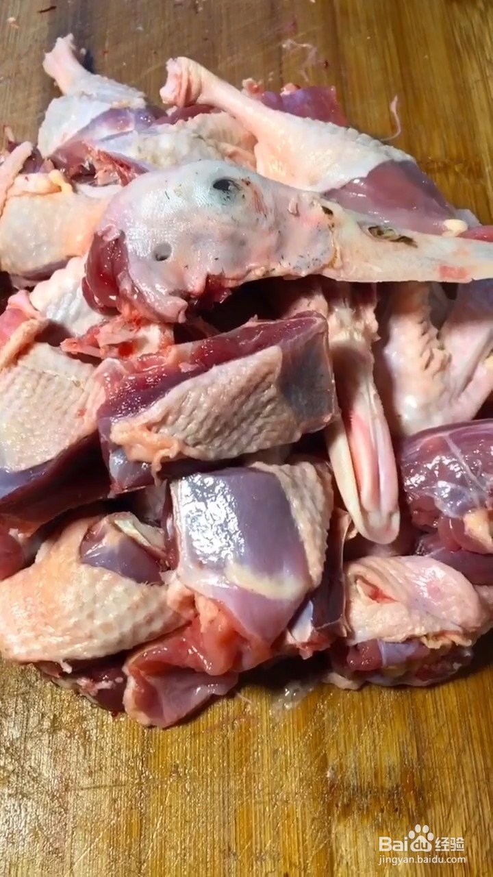 如何在家自制美味的啤酒鸭