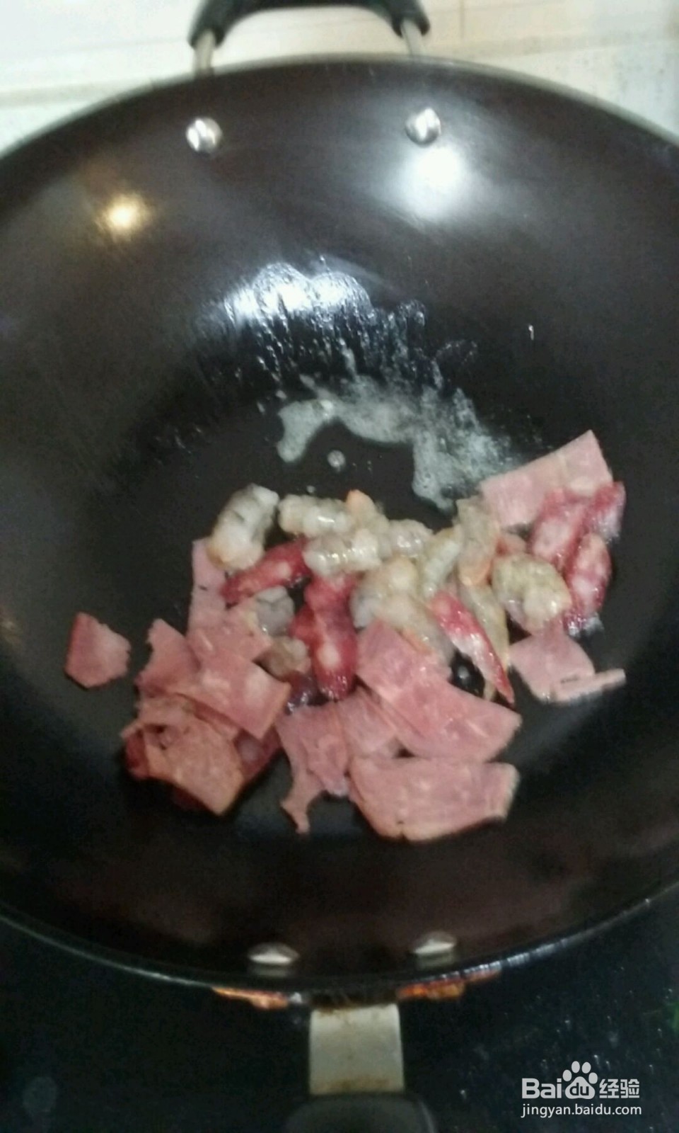 海鲜培根炒意面的做法