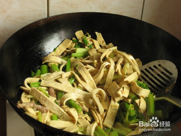 【豆皮炒芹菜】简单做法
