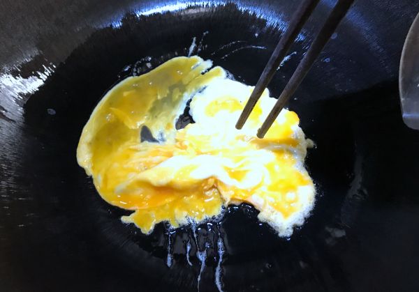 鳕鱼胡萝卜鸡蛋炒饭