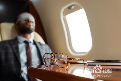 大学开学后如何在路途中休息好？