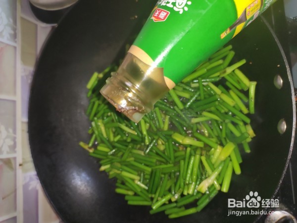 蒜薹炒鸡蛋的方法